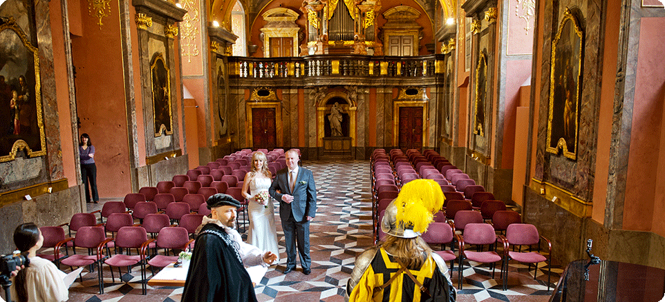 Клементинум - символические свадьбы в Чехии
